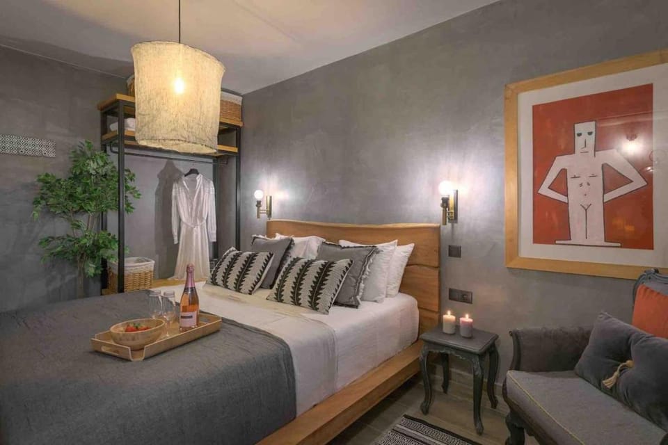 RUBY SUITE Chic Retreat Near Old Town, 2 balconies Apartment in Rhodes