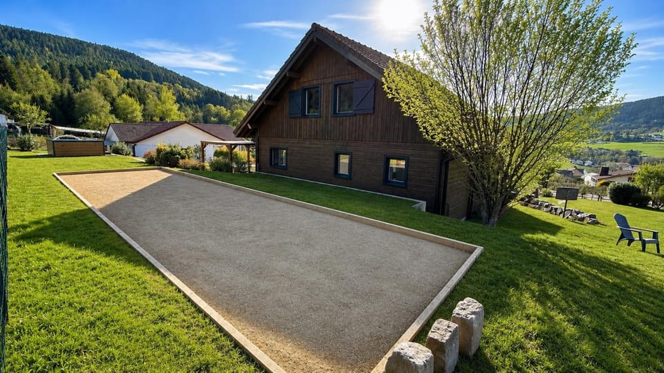 Chalet des Reves vosgiens premium avec Jacuzzi, brasero, borne d'arcade 3000 jeux et pistes de ski à 10 minutes Chalet in Vosges
