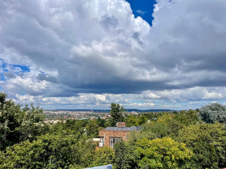 Pinnacle Pearl View Cottage Apartment in Johannesburg