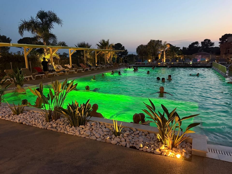 Ethan Campground/ 
RV Resort in Saint-Raphael