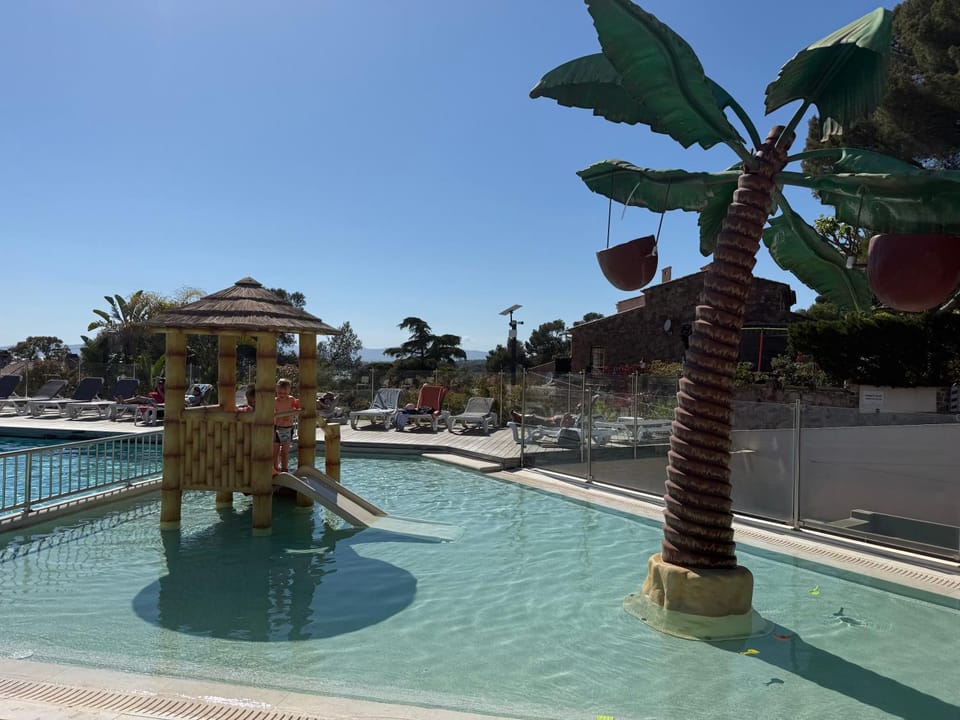 Ethan Campground/ 
RV Resort in Saint-Raphael