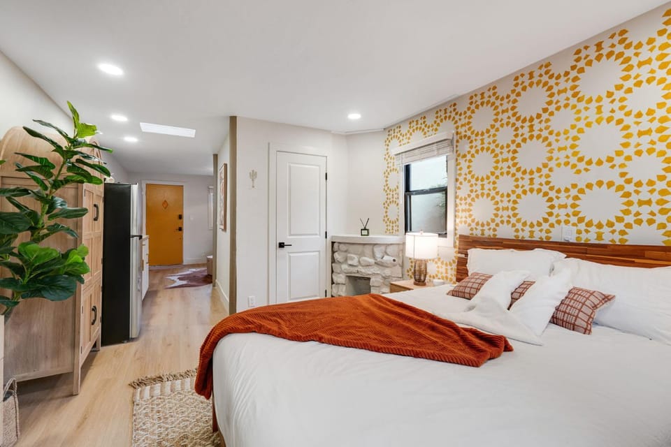 Modern Studio in Manitou Springs Walk Downtown Apartment in Manitou Springs