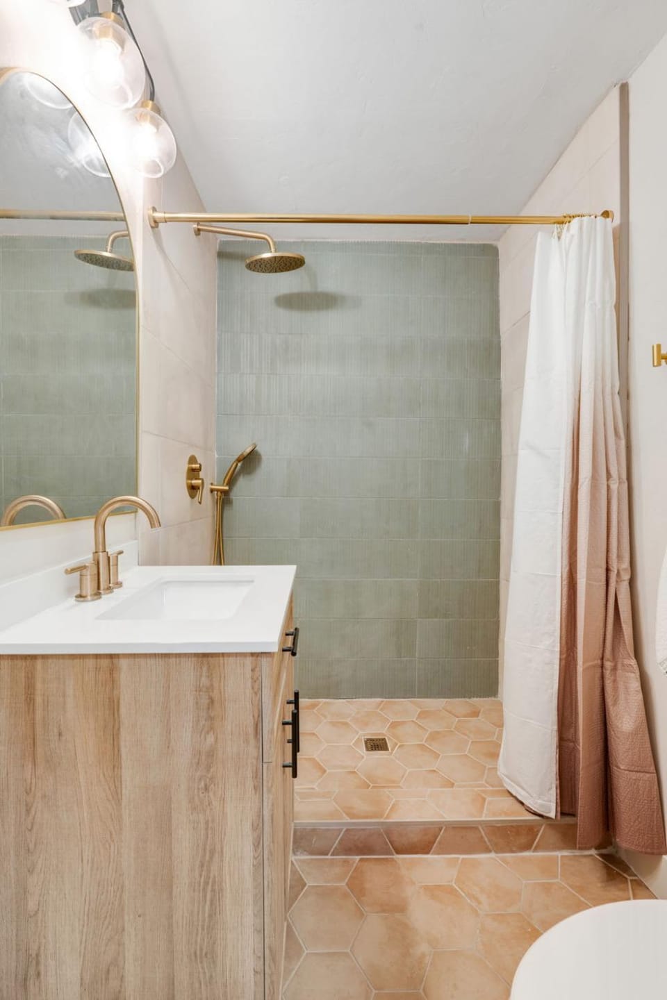 Modern Studio in Manitou Springs Walk Downtown Apartment in Manitou Springs