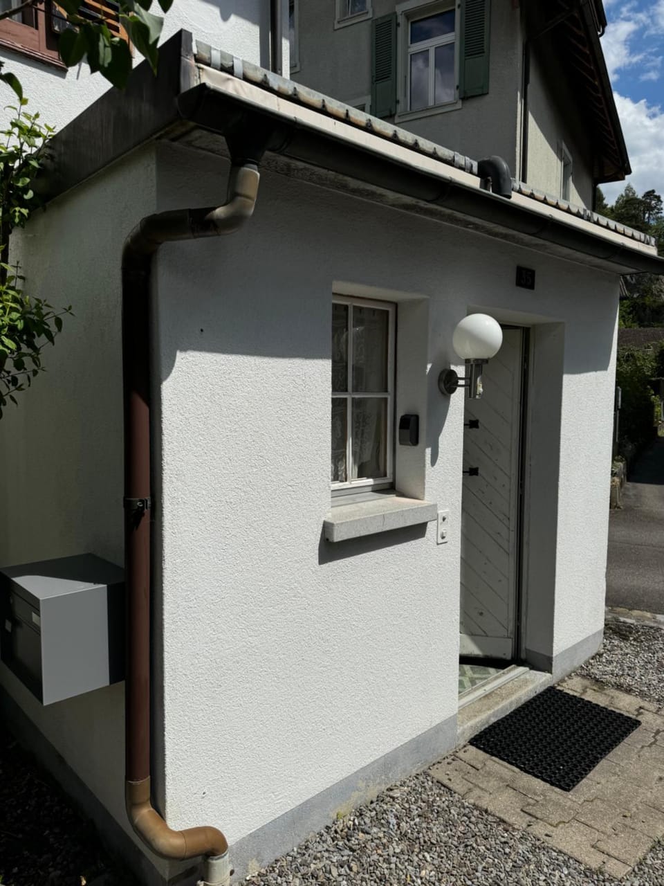 Facade/entrance