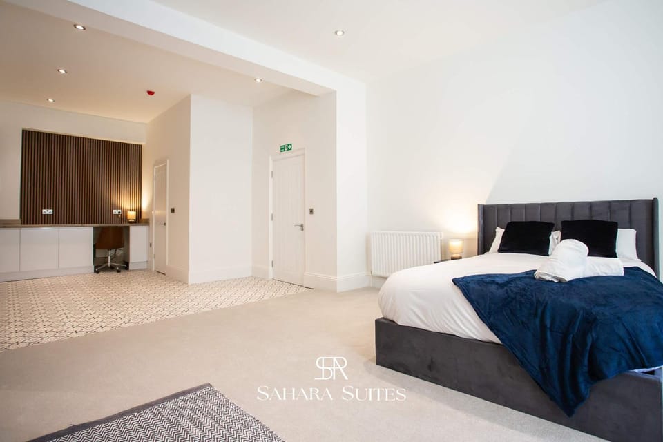 Bed, Photo of the whole room, Bedroom, towels, wardrobe