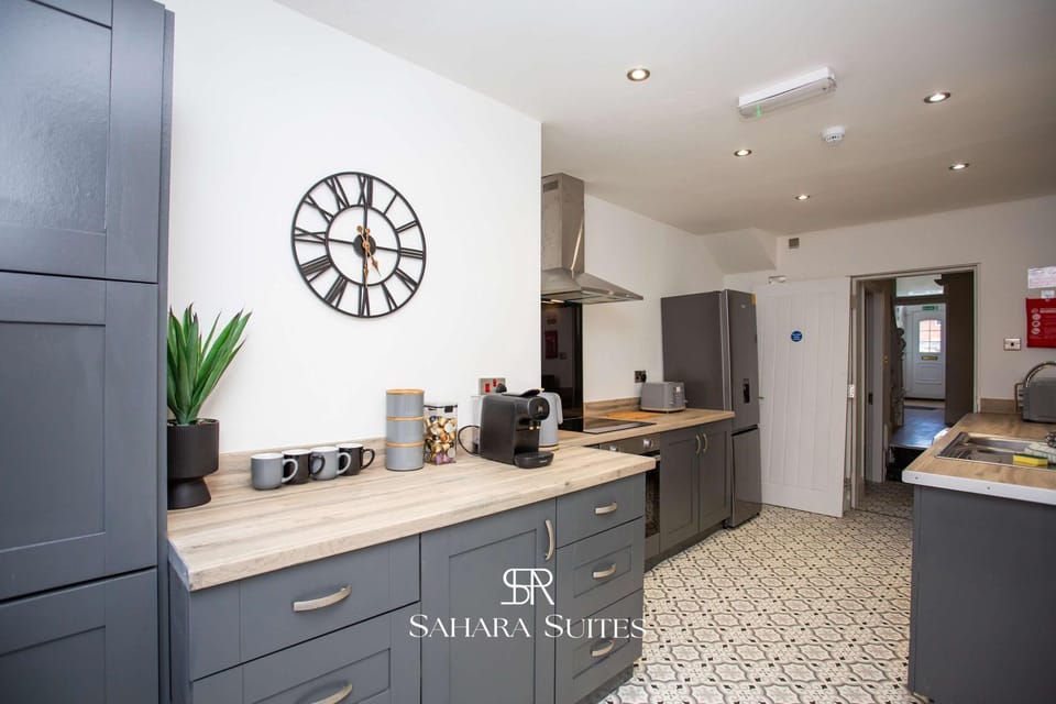 Kitchen or kitchenette, oven, stove, toaster