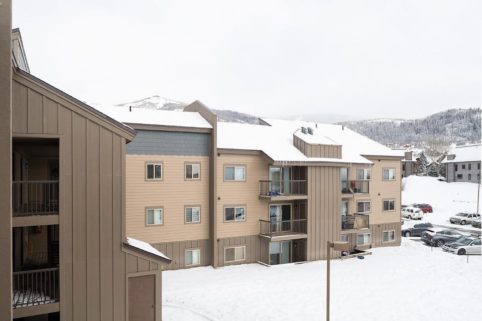 SHB21 - Shadow Run Condominiums Apartment in Steamboat Springs