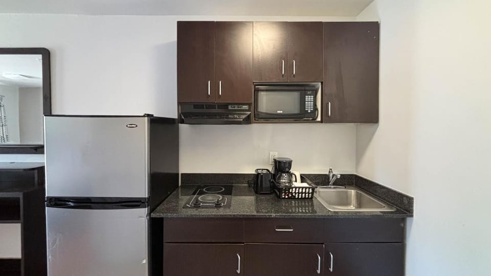 Kitchen or kitchenette, kitchen