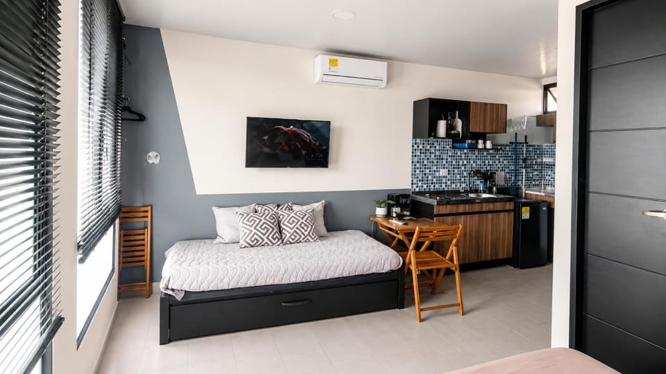 Seating area, Dining area, kitchen