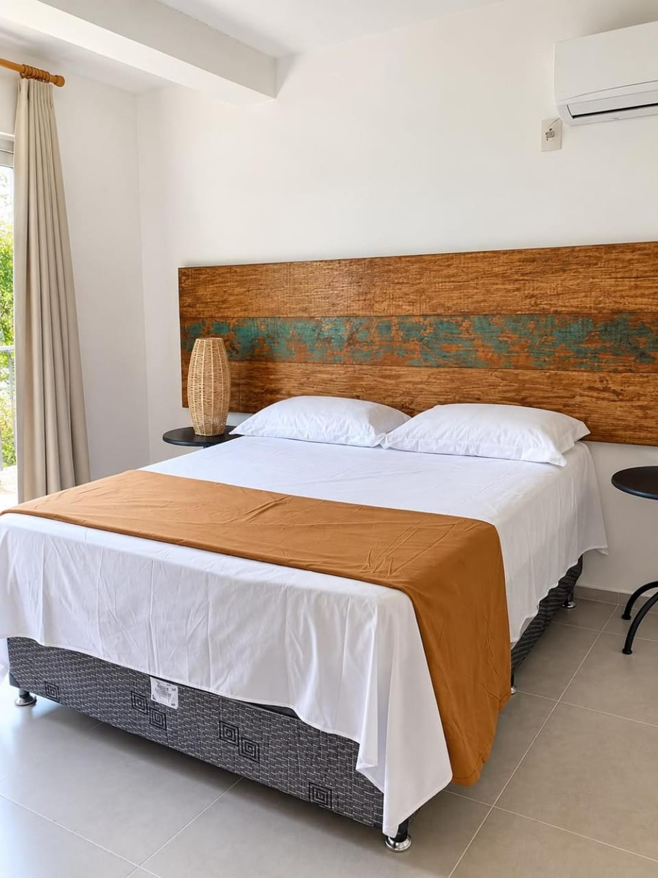 Bed, Photo of the whole room, Bedroom, air conditioner