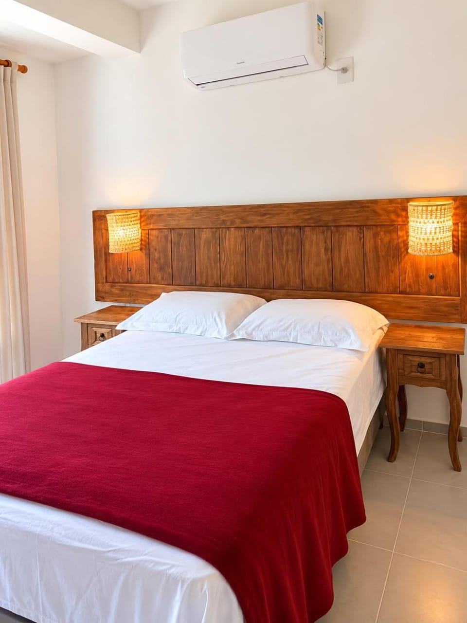 Bed, Bedroom, air conditioner