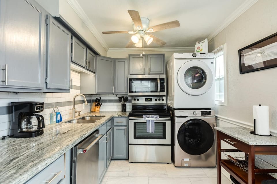 Beachfront - Private Walkover to Beach House in Surfside Beach