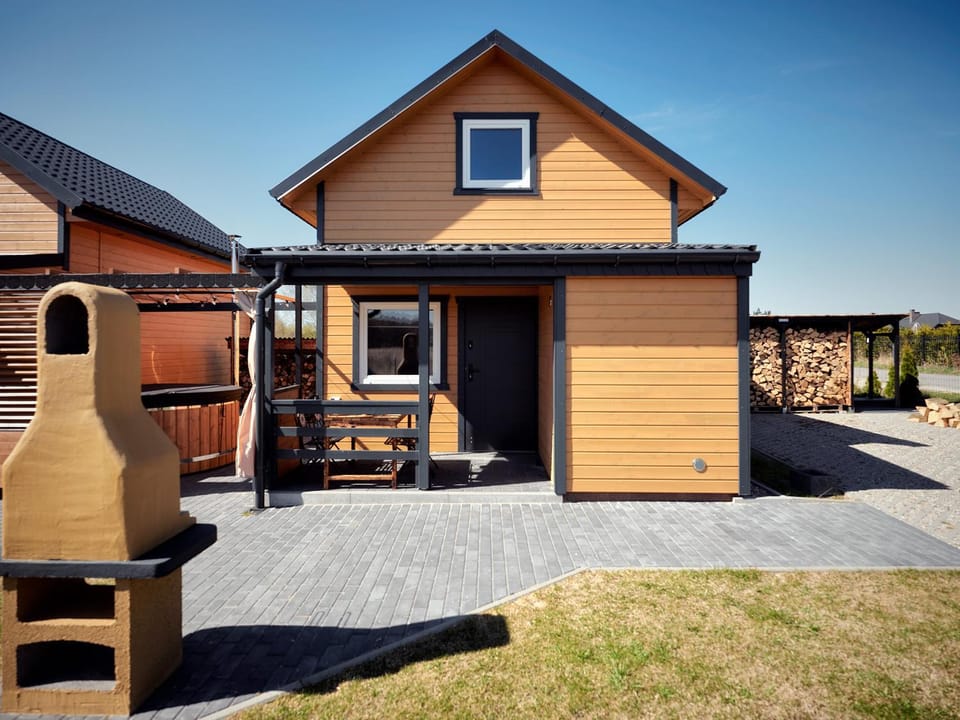 Property building, BBQ facilities, Hot Tub, Balcony/Terrace