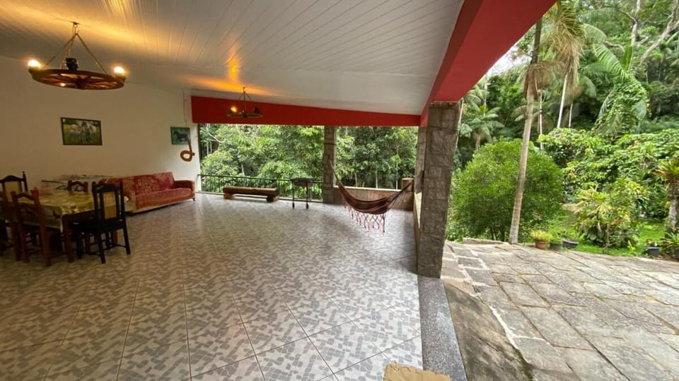 Casa de sítio com piscina natural House in Nova Friburgo