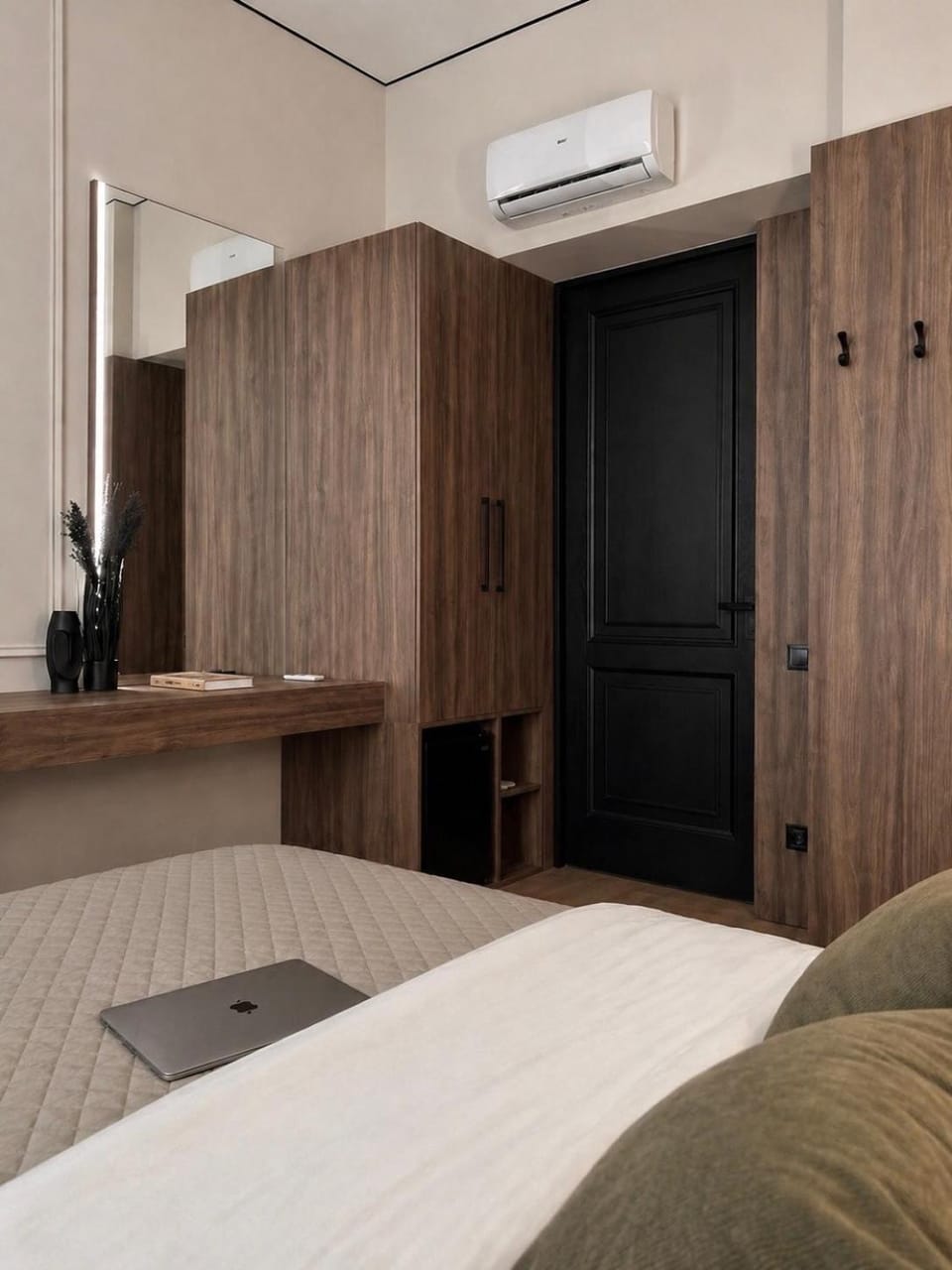 Bed, Photo of the whole room, Bedroom, storage, air conditioner