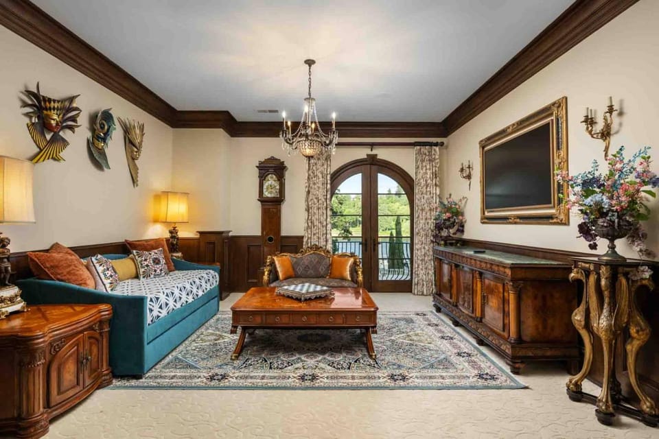 Palais de Leon House in Milwaukie