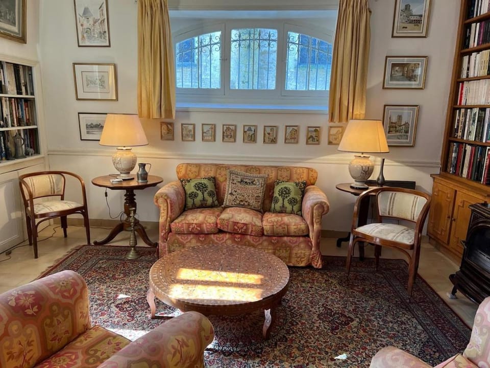 Le Pressoir - Historic Burgundy Home & Pool House in Bourgogne-Franche-Comté