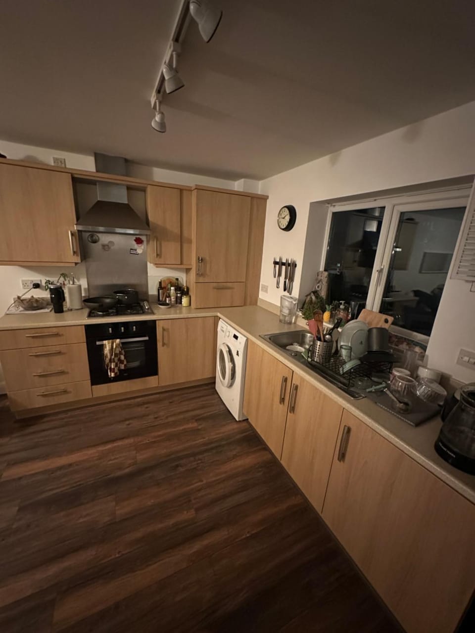 Walk to City Centre I Free Parking I Luxury Ensuite I Private New Estate Bed and Breakfast in Coventry