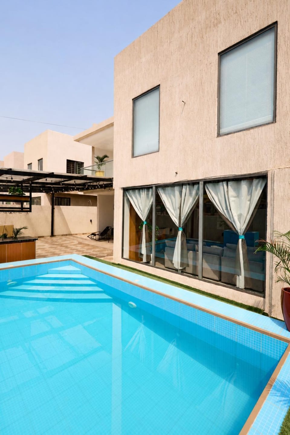 Swimming pool