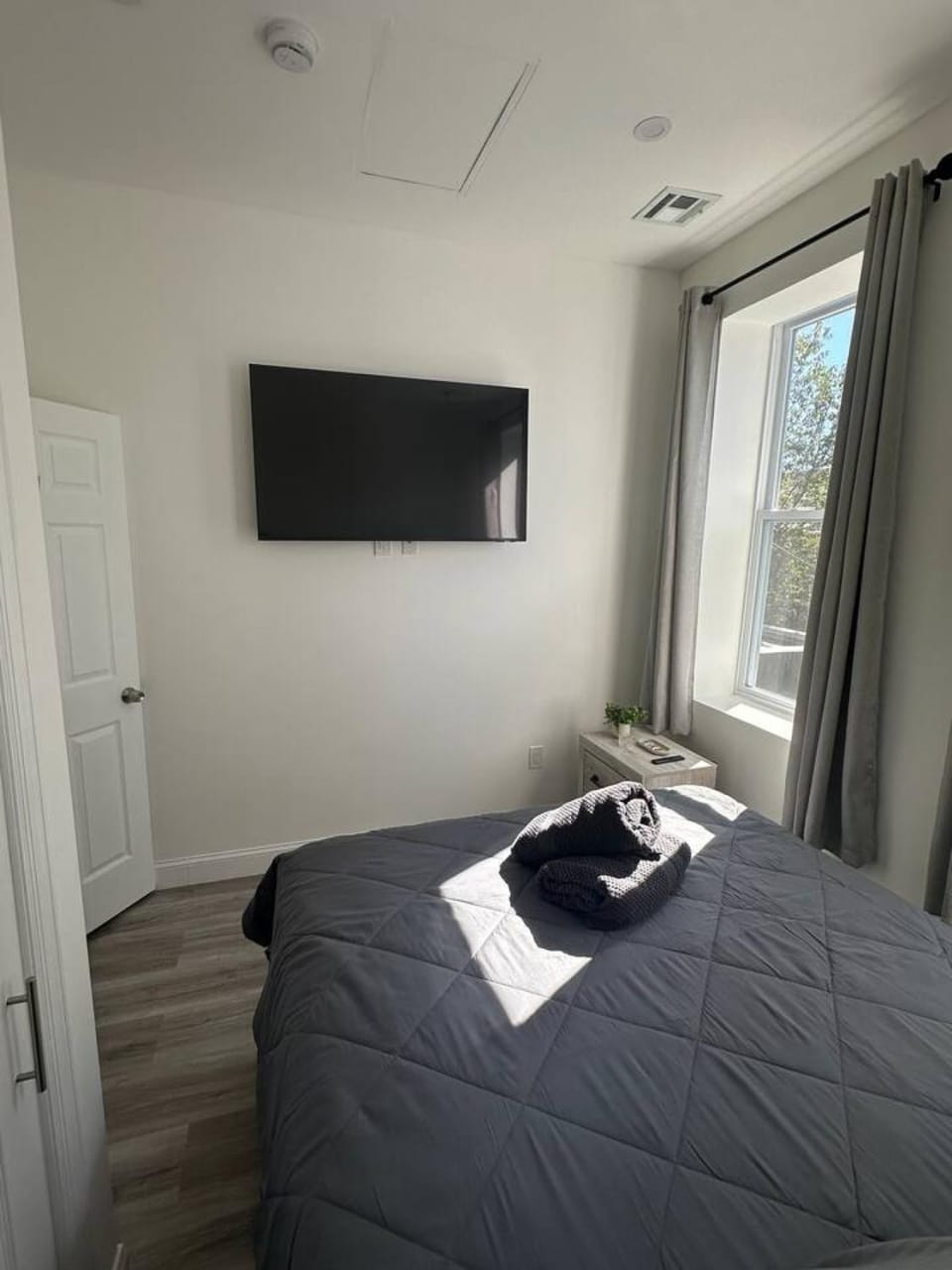 Modern Beautiful Room Near New York Apartment in North Bergen