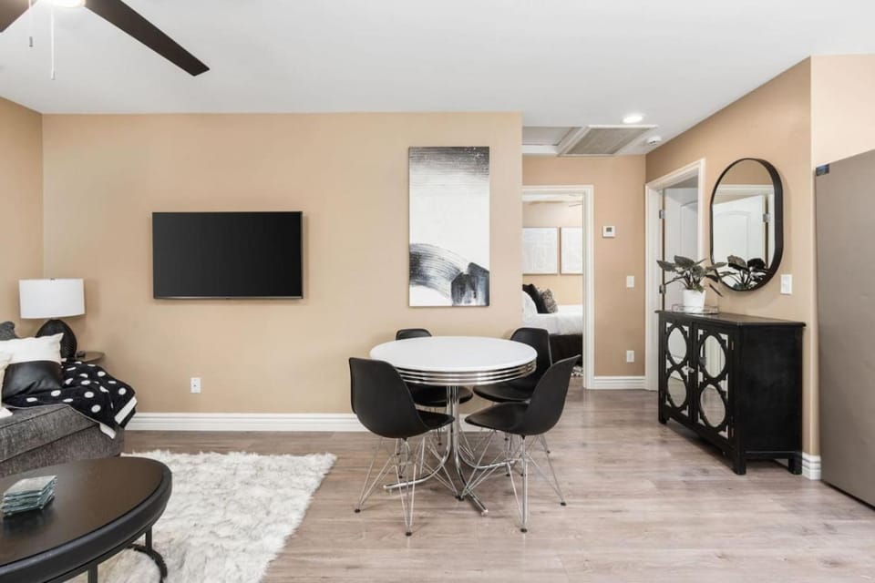 Cottage on Micro Resort, Hot tub close to Downtown House in Paso Robles