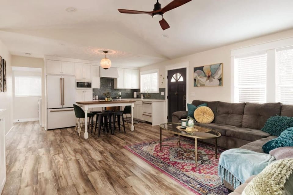 Charming Home Downtown Paso Robles House in Paso Robles