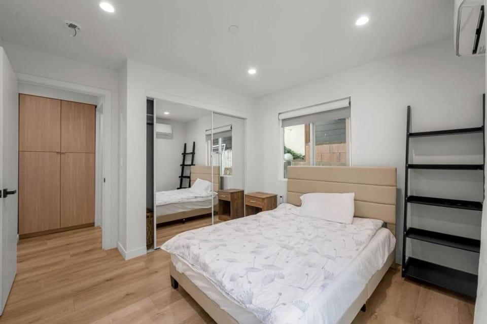 Hidden Gem in Encino (ADU) House in Encino