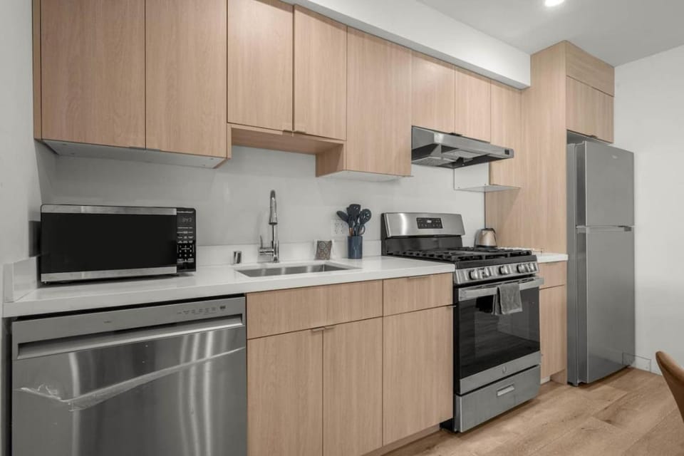 Hidden Gem in Encino (ADU) House in Encino