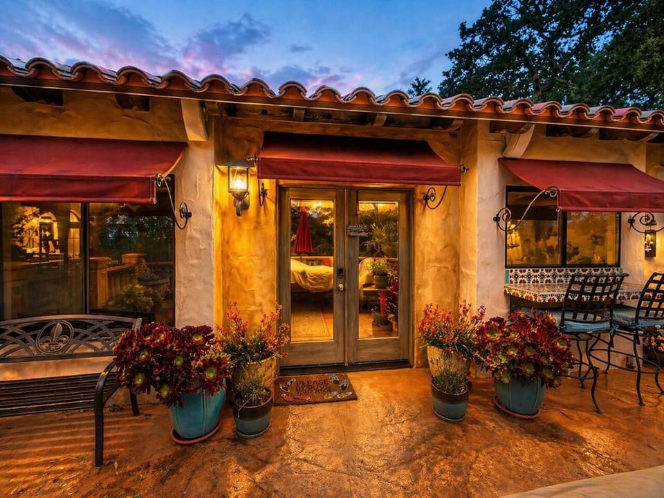 Wine Country Italian Casetta Waterfall Hot Tub House in Atascadero