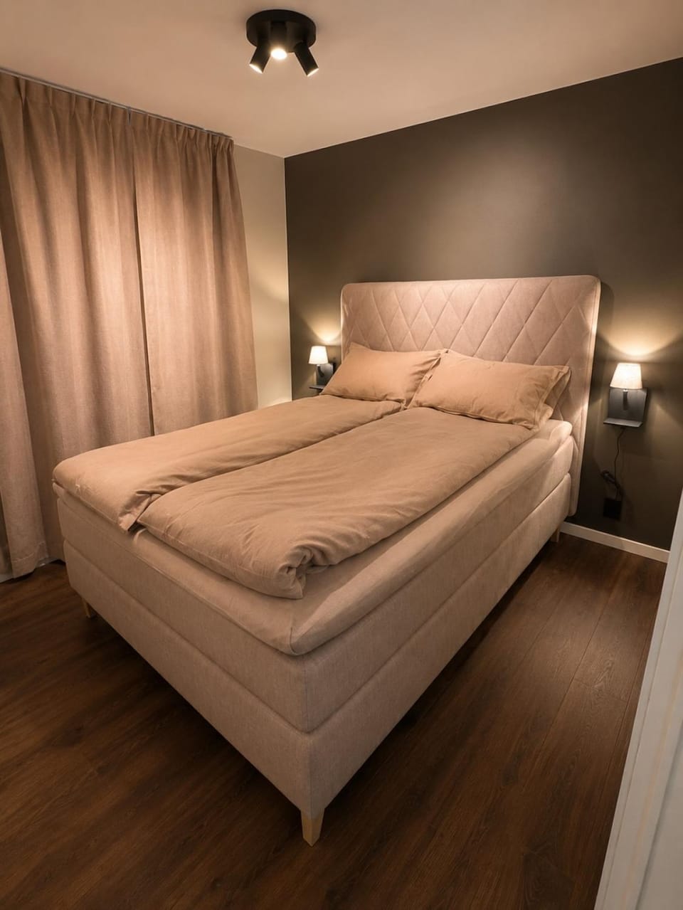 Bed, Bedroom