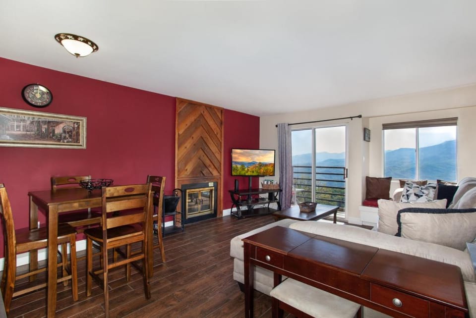 Ski View LookOut EPIC VIEWS Community Amenities House in Gatlinburg