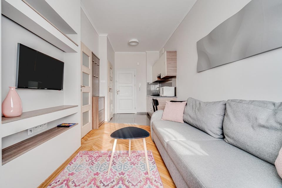 TV and multimedia, Kitchen or kitchenette, Living room, Seating area