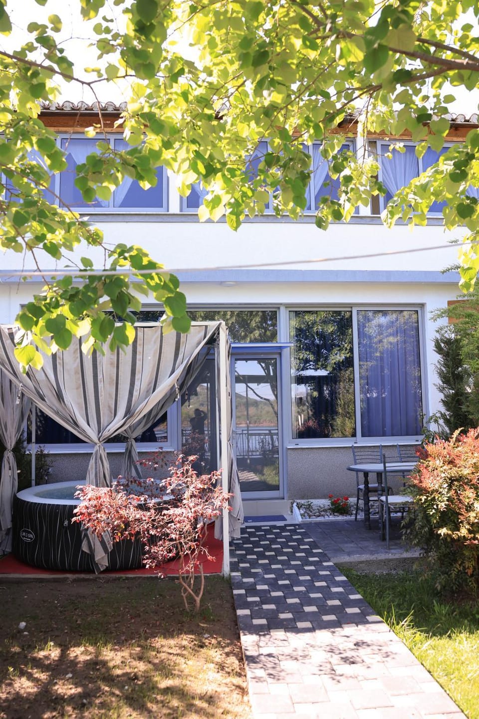 Garden, Garden, Hot Tub, Garden view