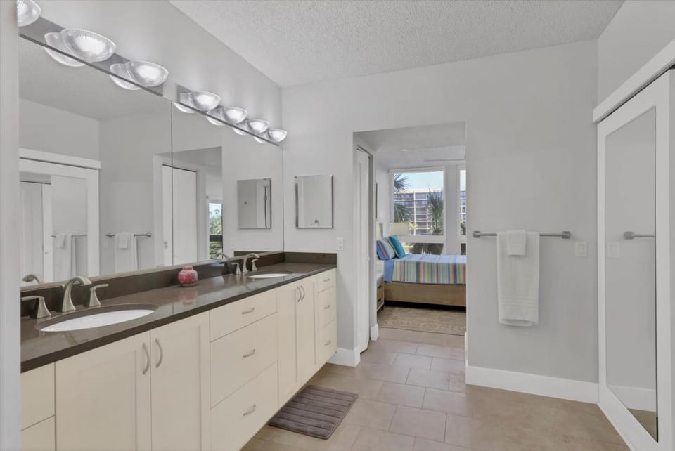 Beachplace 6 205 by FVC Apartment in Longboat Key