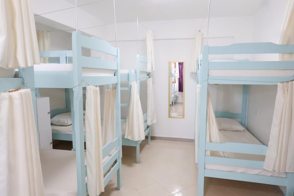 Bedroom, bunk bed