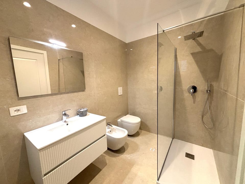 Shower, Bathroom, bidet