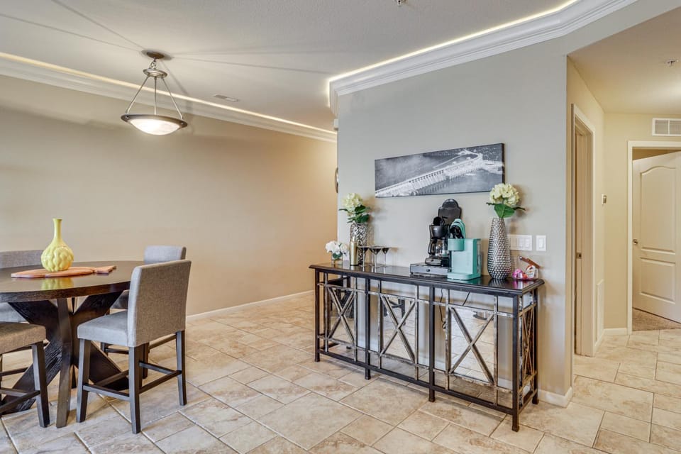 Balcony & Lake Views! Osage Beach Retreat House in Osage Beach