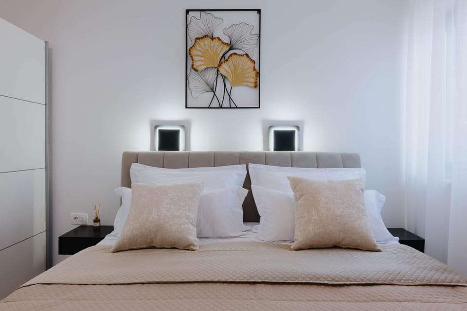 Bed, Decorative detail, Bedroom