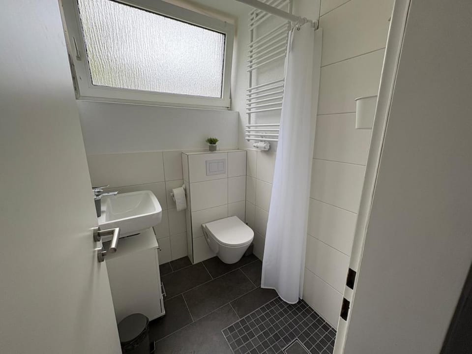 Modern Apartment with Kitchen and Free Parking Apartment in Oldenburg
