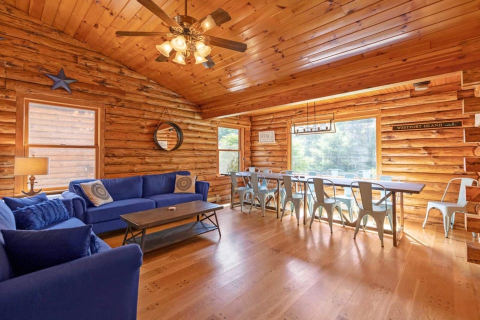 Shimmering River Retreat House in Edgecomb