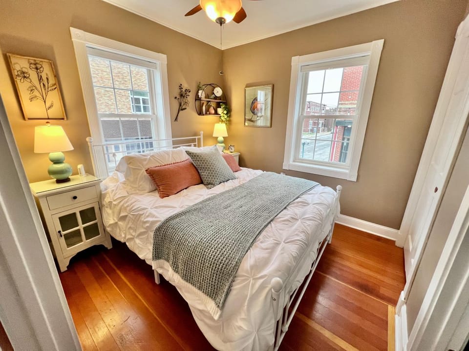 Apartment Downtown Monmouth by Market Alley Apartment in Iowa