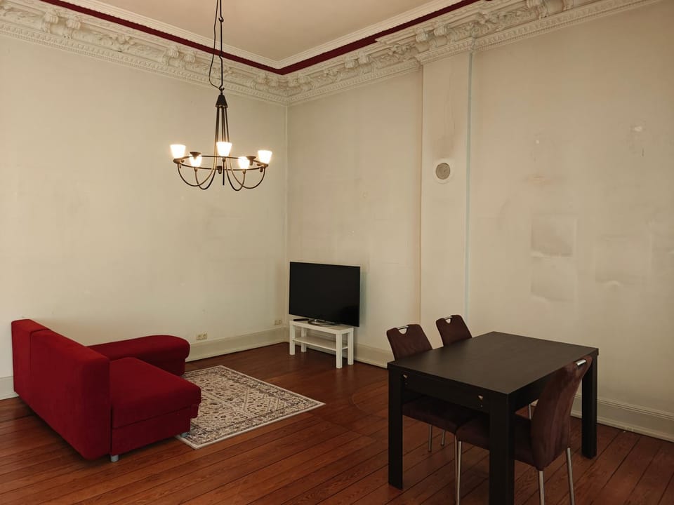 Stilvolles Altbauzimmer mit Kingsize-Bett Vacation rental in Lubeck