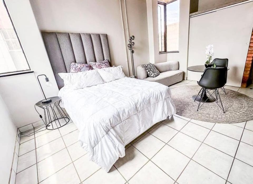 Tulisa Park Apartment in Gauteng