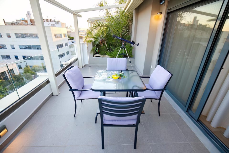 Patio, Day, Garden, View (from property/room), Balcony/Terrace