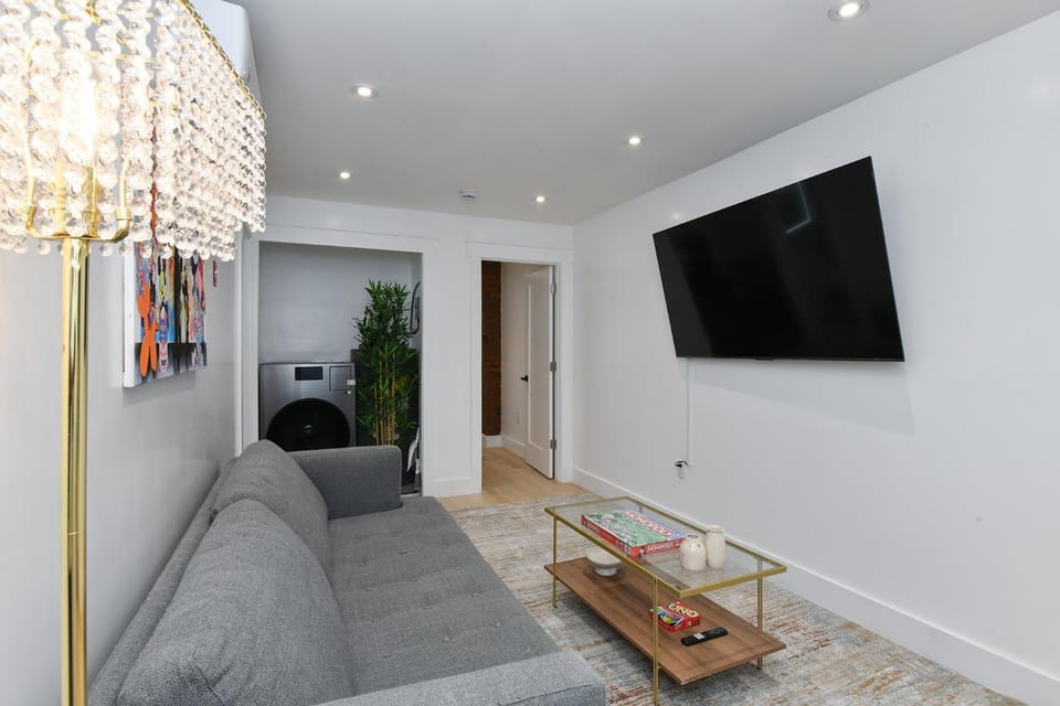 The Pearl-3BR 2 Bath Boutique Apartment NYC Apartment hotel in Lower Manhattan