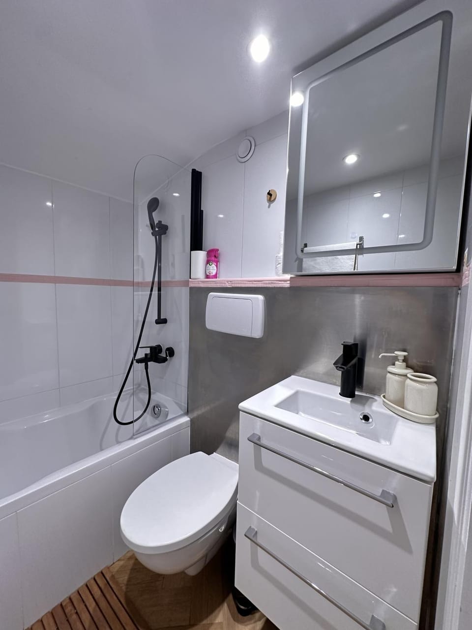Shower, Toilet, Bathroom, Bath, towels