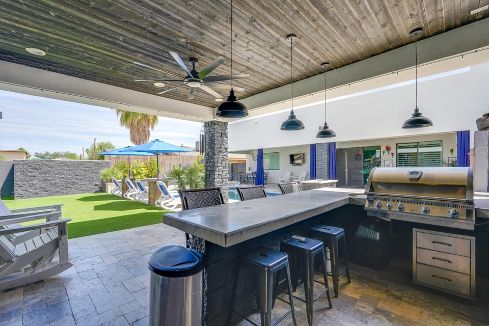 Easy Access to Hospitals! Mesa Casita w/ Hot Tub House in Mesa