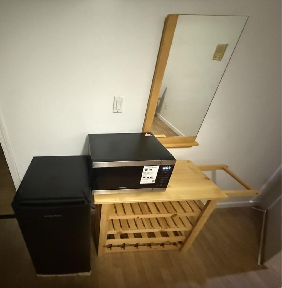 microwave, minibar