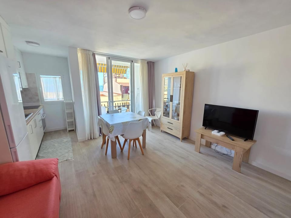 Los Cristianos Sea Breeze Apartment in Los Cristianos