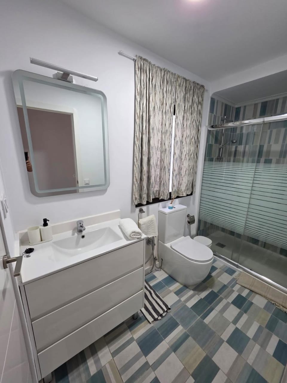 Los Cristianos Sea Breeze Apartment in Los Cristianos